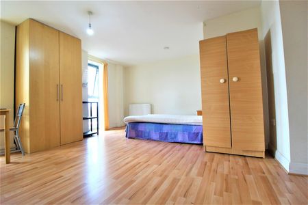 City House, London Road - Photo 2