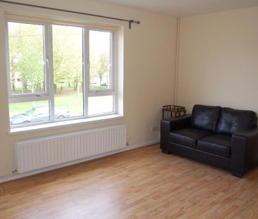 29d Inishowen Drive, Belfast, BT10 0EU - Photo 3