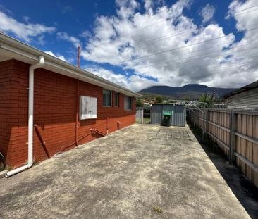 Well-maintained Unit in a Quiet and Private Cul-de-sac - Photo 6