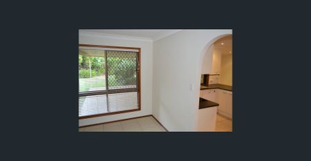 GREAT FAMILY HOME! - Photo 5