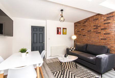 5 Bed Terraced House, Hollis Road, CV3 - Photo 3