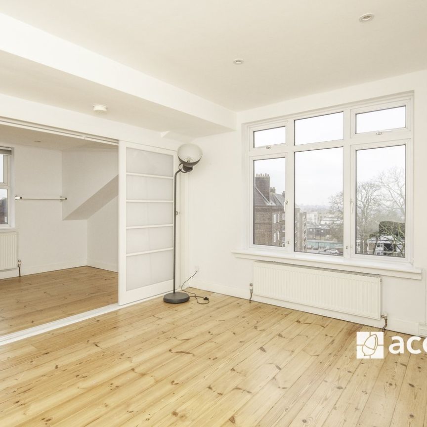 Flat to rent - Rye Hill Park, Peckham, SE15 - Photo 1