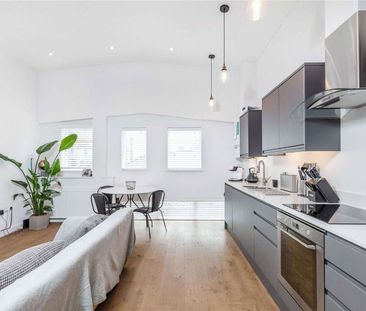 A lovely one bedroom flat in a unique development in Wimbledon. - Photo 6