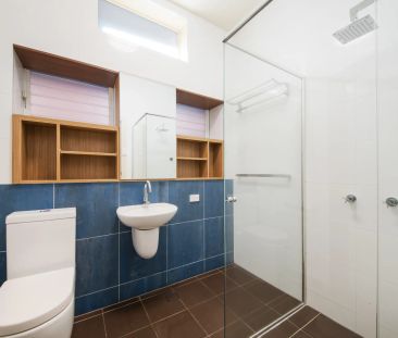 Duplex Sized, Renovated Apartment with Spacious Deck - Photo 3