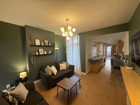 5 bedroom house to rent - Photo 1