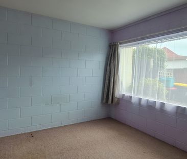 Two-bedroom unit available for rent in a prime location - Photo 3