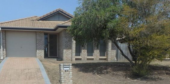 3 BEDROOM AIR CONDITION COSY HOME WITH NEW CARPET - Photo 3