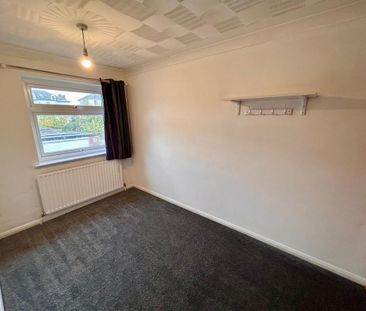 4 bedroom semi-detached house to rent - Photo 4