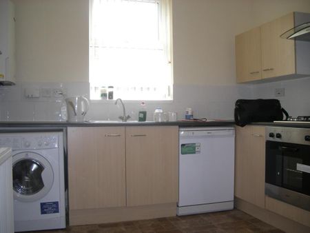 3 bedroom apartment to rent - Photo 5
