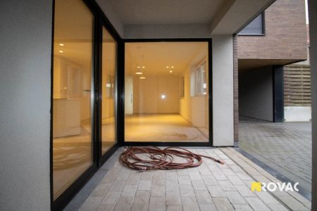 Luxueus afgewerkt nieuwbouwappartement op het gelijkvloers met terras - Foto 2