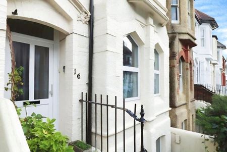 3 bedroom flat to rent - Photo 5
