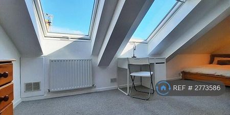 5 bedroom flat to rent - Photo 4