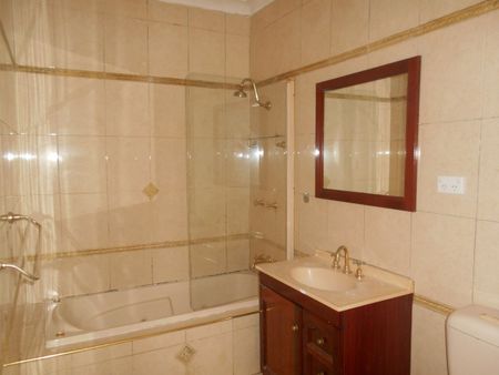 Perfect Living Family Home - Photo 5