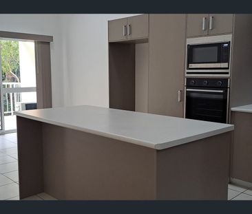 Top Floor Stylish Living - Photo 3