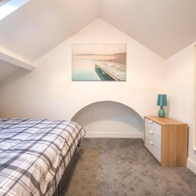 Upper Town Street, Leeds, Bramley - Photo 1