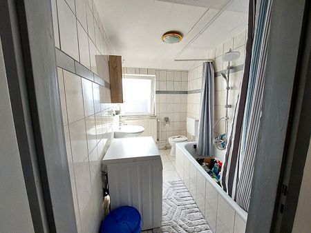 Schöne 3 ZKB Dachgeschosswohnung in Dassel - Foto 2