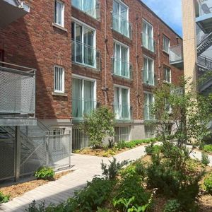 STUDIO RENOVE AVEC VUE IMPRENNABLE SUR UN JARDIN PRIVÉ - Photo 2