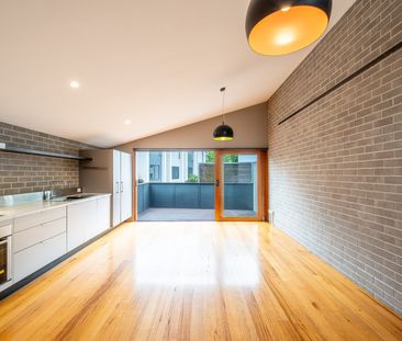 10 Little Smith Street, Kensington VIC 3031 - Photo 3