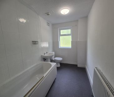 2 Bed House - mid terrace - Photo 6
