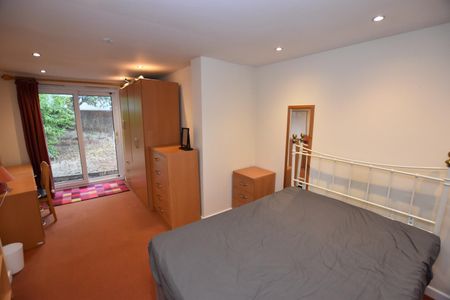 Lyndale Road, Coventry - Large Ground Floor 3 Bedroom Flat - Photo 3