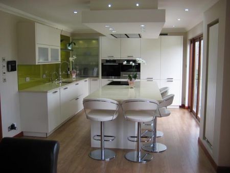 5 bedroom detached house to rent - Photo 4