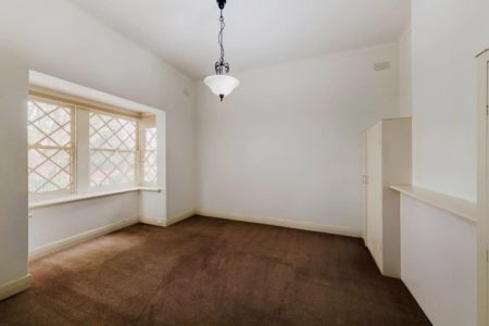 4 Bed, 1 Bath - Photo 3