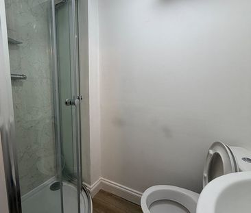 Studio Flat, Wendover Court, NW2 - Photo 3