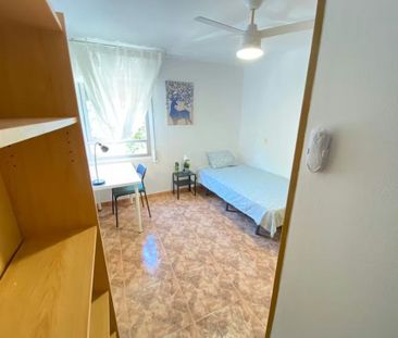 Calle de Graena, Madrid, Community of Madrid 28041 - Photo 6