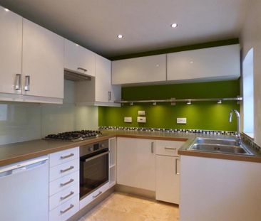 2 bedroom end of terrace house to rent - Photo 1