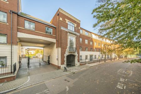 Sherard Court, Finsbury Park, N7, London - Photo 5