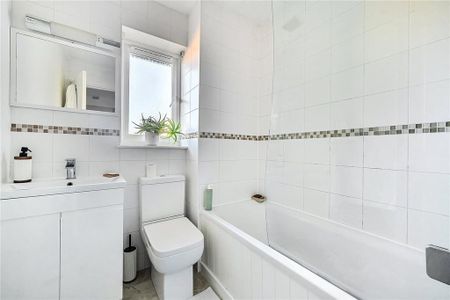 2 bedroom end of terrace house to rent - Photo 5