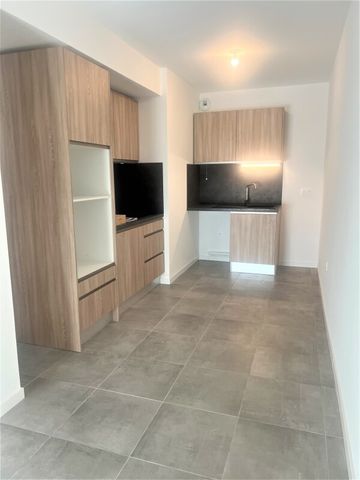 Location Appartement 3 pièces 64m² BORDEAUX 33100 - Photo 3