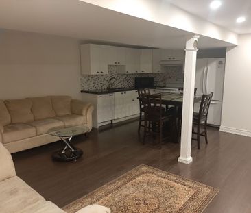 For Lease - 48 Squire Drive, Richmond Hill, Ontario - Photo 2