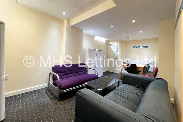 Room 6, 217 Woodhouse Street, Leeds, LS6 2NY - Photo 1