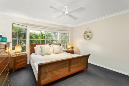 Sun-Drenched Pittwater Waterfront Living - Photo 2