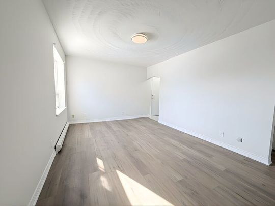 $1,899 / 2 br / 1 ba / 6 caithness st e unit 2 - Photo 1