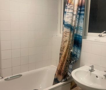 2 Bed Maisonette, Lulworth Court, N1 - Photo 3