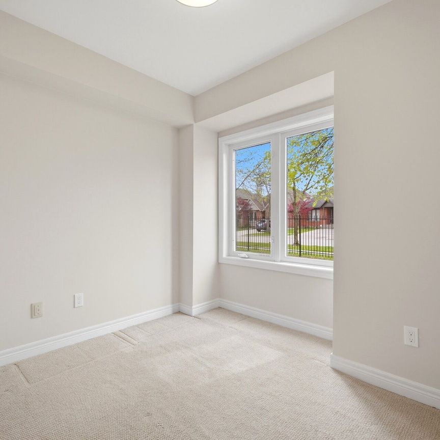 For Lease - 4140 Foxwood Drive Unit# 801, Burlington, Ontario - Photo 1