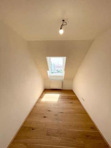 Kleine Dachgeschoss Wohnung Nähe Hauptbahnof - Provisionsfrei! - Foto 2