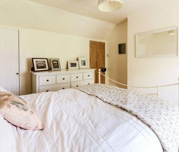 3 bedroom semi-detached house to rent - Photo 6