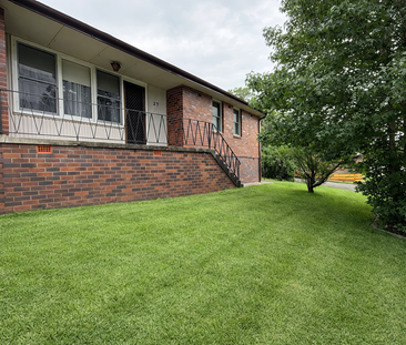 Family Living in Prime Penrith Location - Photo 4