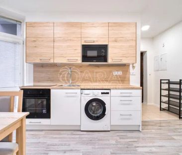Byt 1+1 v centru Ostravy, který překvapí klidem. A prostorem. - Fotografie 5