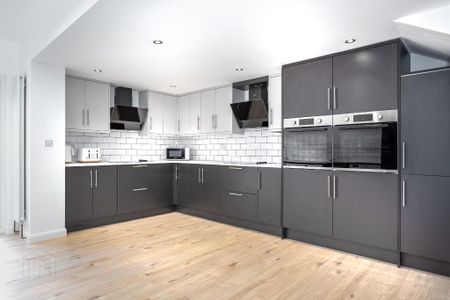 Room 2, 9 Frank Street, Belfast, BT5 4NW - Photo 5