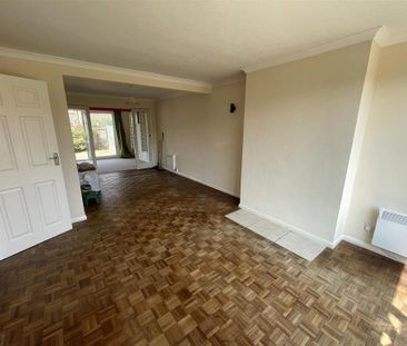 3 bedroom end of terrace house to rent - Photo 3