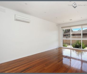 Prime Location Living – Walk to Everything in Noble Park! - Photo 5