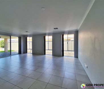 4x2 + Theatre + Games Room! - Photo 1