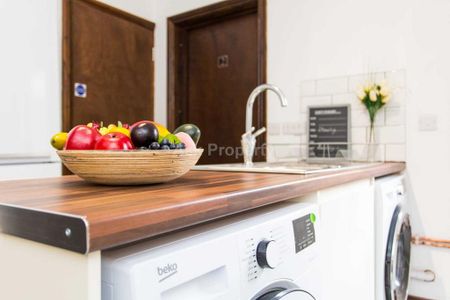 1 bedroom in a house share to rent - Photo 5