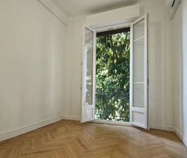 Location Appartement 2 pièces 27m² NICE 06000 - Photo 4