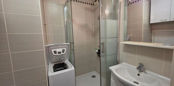 Location Appartement 1 pièce 28m² ARMENTIERES 59280 - Photo 2