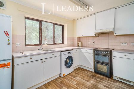 2 bedroom apartment to rent Marigold Place, Harlow, CM17 - Photo 2